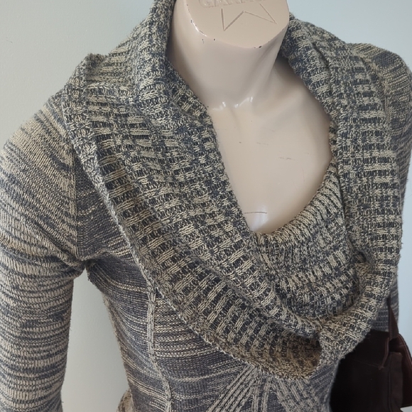 Dynamite Gray and Cream Cowl Neck Sweater Top - Picture 5 of 14
